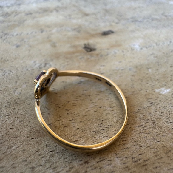 American Vintage solid 10K Gold Heart Ring with Purple Gem - Picture 7 of 10
